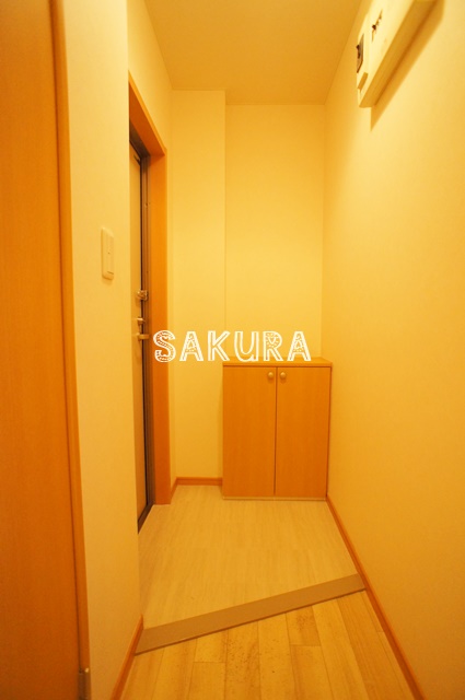 玄関　収納豊富なシューズボックスです♪