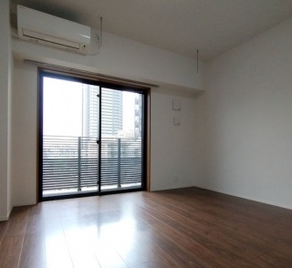 居室・リビング　同マンション内別部屋参照