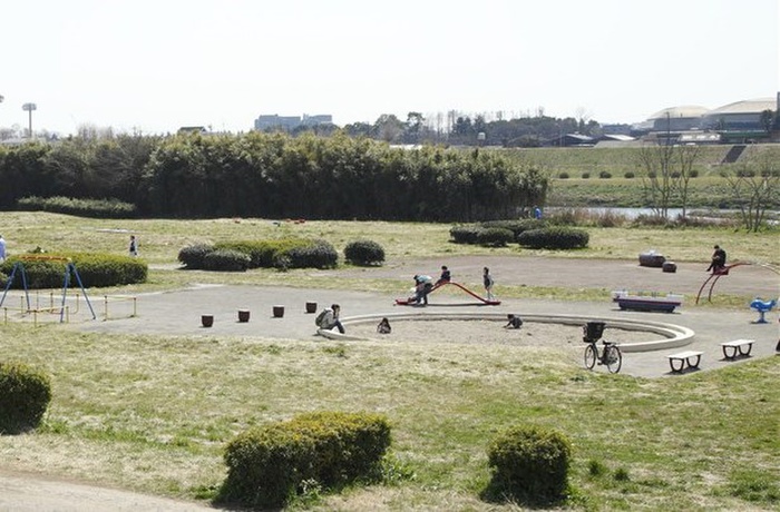 公園　多摩川遊園（公園）まで1045m