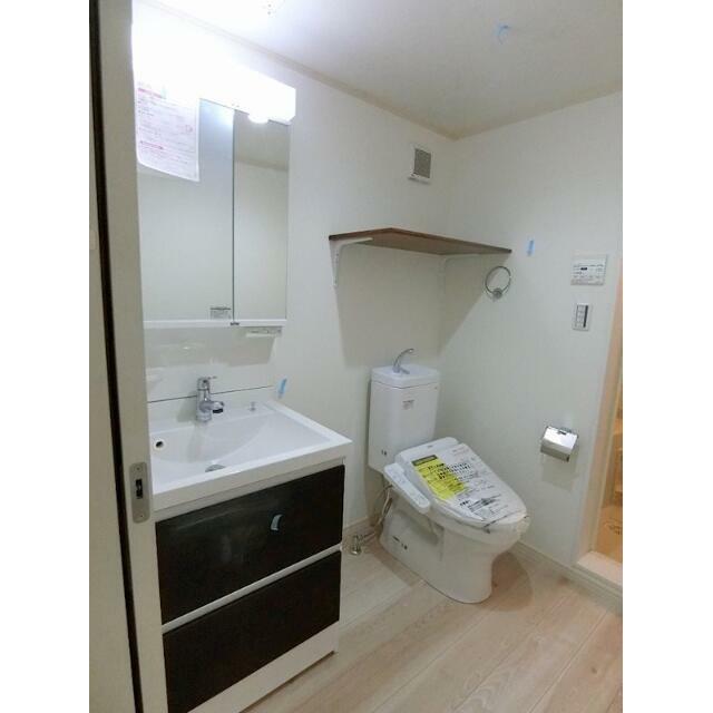 洗面設備　独立洗面台が標準装備！朝の身支度が快適です♪