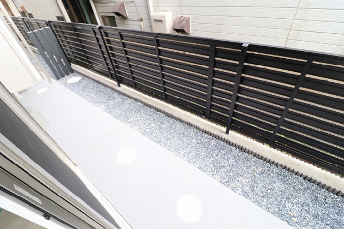 バルコニー　テラス