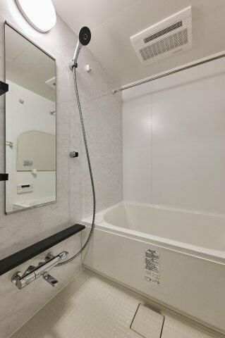 バス・シャワールーム　お風呂で日々の疲れを落としましょう