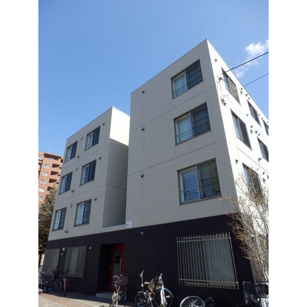 建物外観　★札幌駅まで直接徒歩圏！★内装リフォームで室内綺麗！