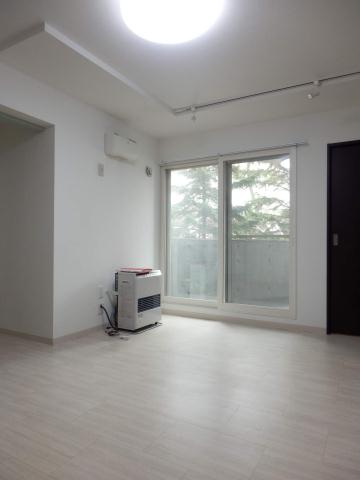 居室・リビング　★札幌駅まで直接徒歩圏！★内装リフォームで室内綺麗！