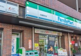 コンビニ　ファミリーマート伝通院前店（コンビニ）まで102m