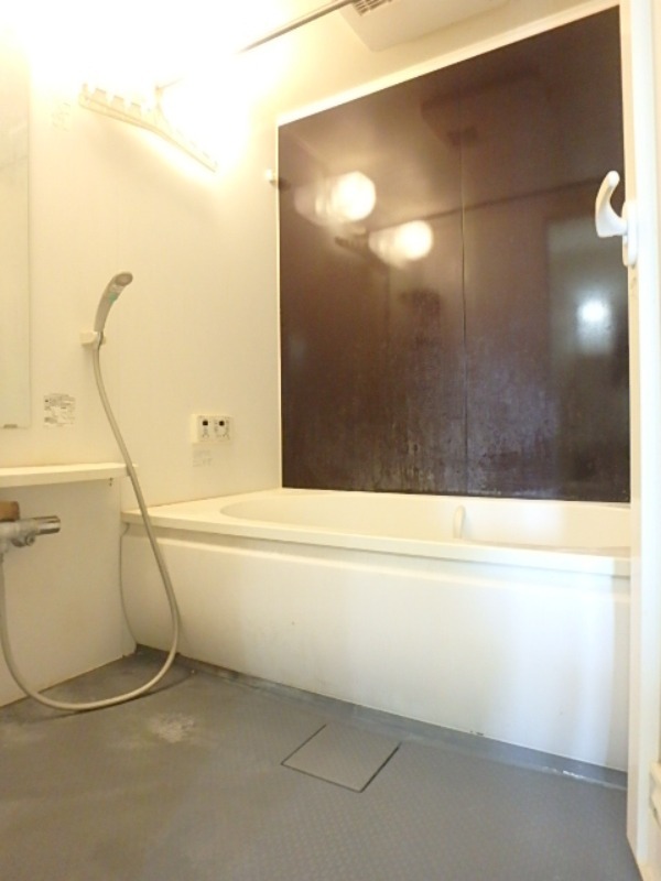 バス・シャワールーム　図面と現状に相違がある場合には現状を優先