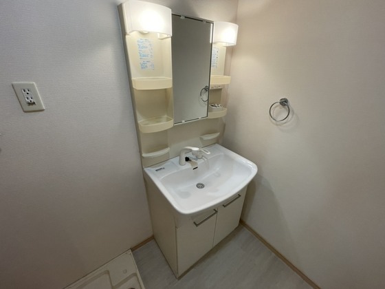 洗面設備　※別部屋の写真です