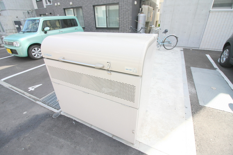 その他共有部分　敷地内にゴミ置き場がございます♪