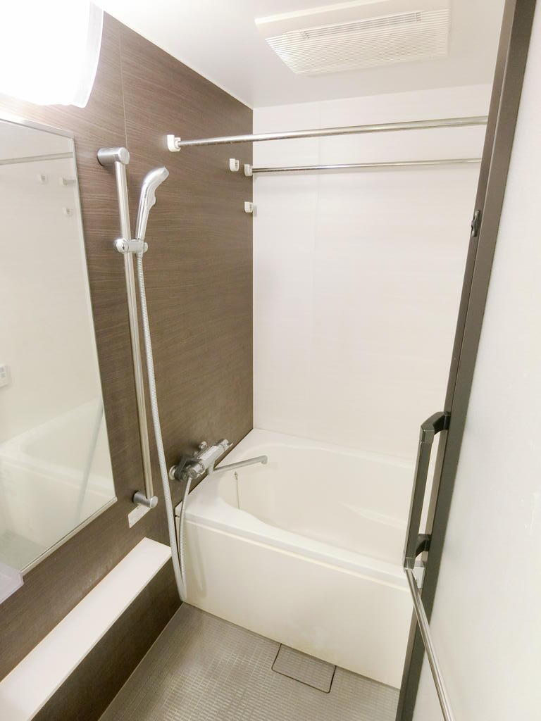 バス・シャワールーム　同間取り別部屋の写真です