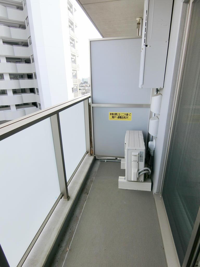 バルコニー　同間取り別部屋の写真です