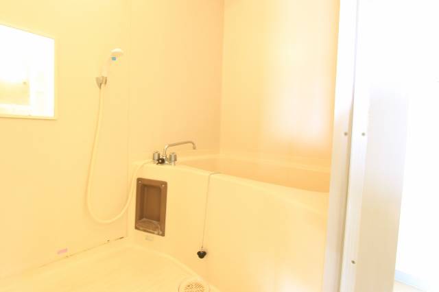 バス・シャワールーム　ゆったりバスルーム