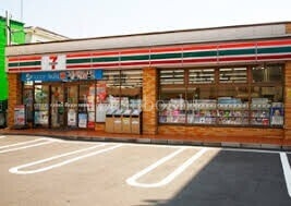 コンビニ　セブンイレブン世田谷若林4丁目店（コンビニ）まで681m