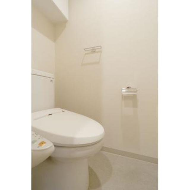 トイレ　※写真は同タイプ住戸です。
