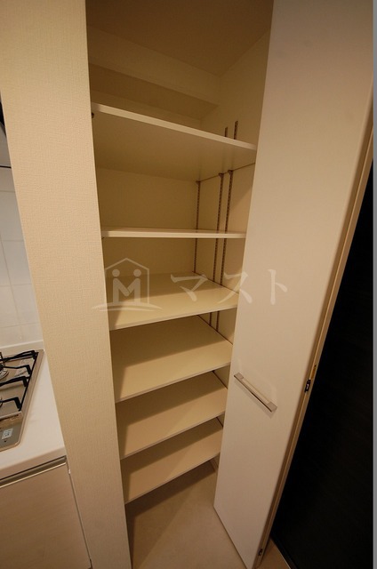 玄関　※建物内別間取参考写真