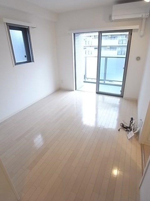 その他部屋・スペース　落ち着いて過ごせるお部屋なので、寝室にいかがでしょうか