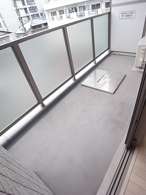 バルコニー　開放的で明るい空間を演出してくれるバルコニーです