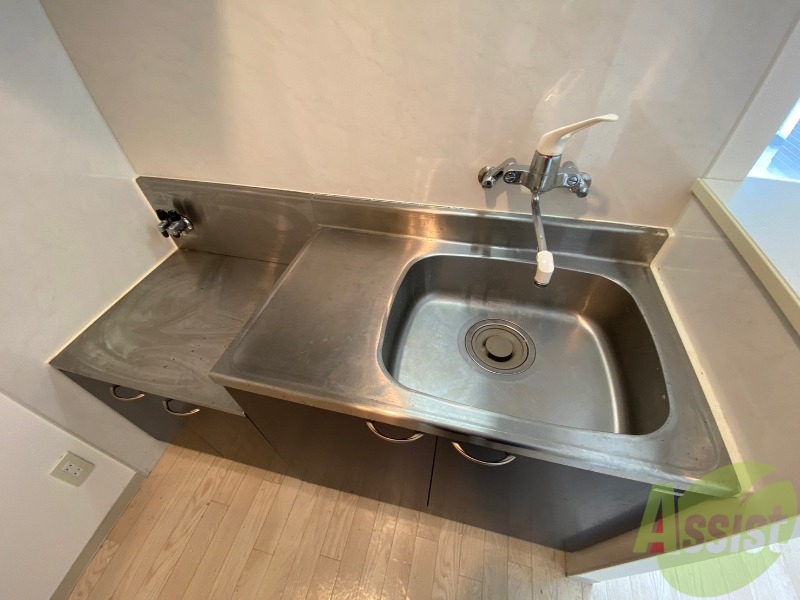 キッチン　ガスキッチンです。２口コンロが設置できます。