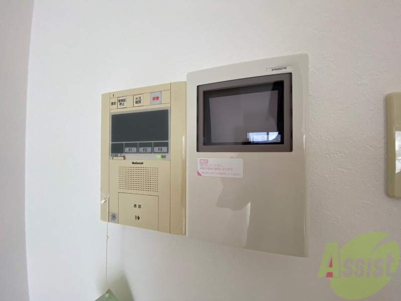 セキュリティ　ＴＶモニター付インターホンです。来客者の顔が見えるので安心！
