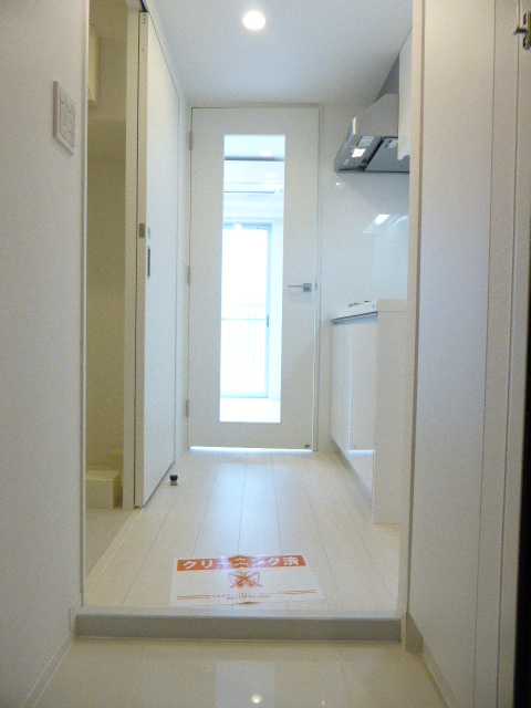 玄関　※別部屋の参考写真です。