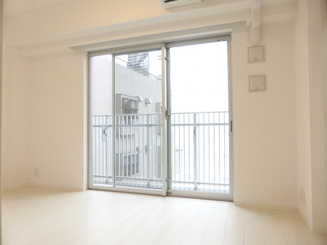 居室・リビング　※別部屋の参考写真です。