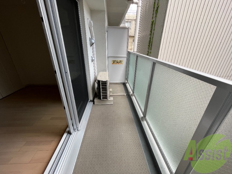 バルコニー　バルコニーはこちらです。幅もしっかりあって良いですね。