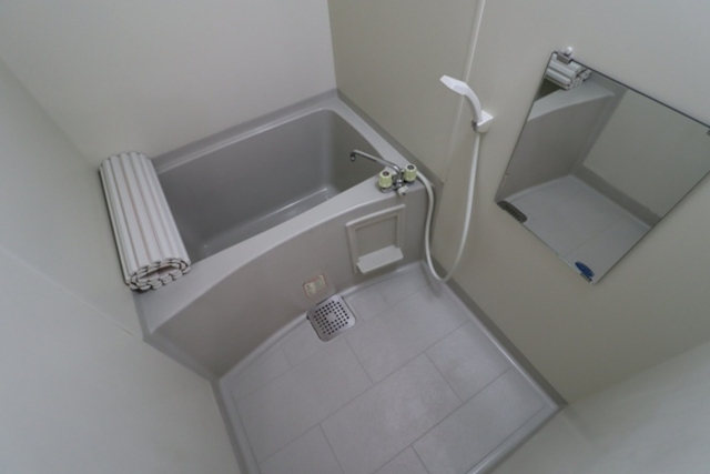 バス・シャワールーム　１０２　バス