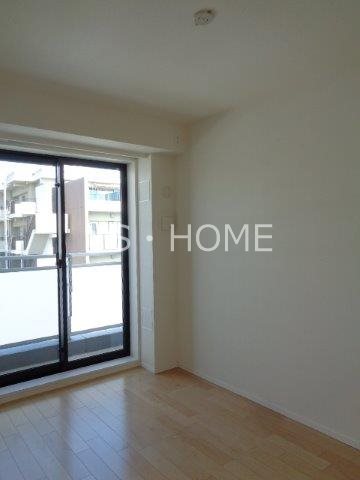 その他部屋・スペース　明かりも入るベットルーム