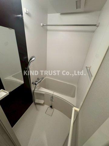 バス・シャワールーム　コンパクトで使いやすいお風呂です