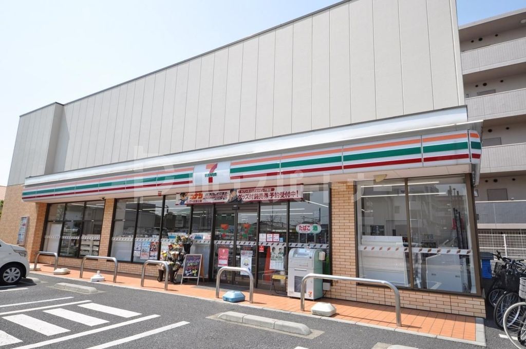 コンビニ　セブンイレブン足立入谷1丁目店（コンビニ）まで250m