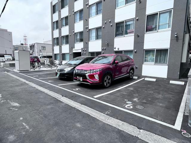 駐車場　駐車場