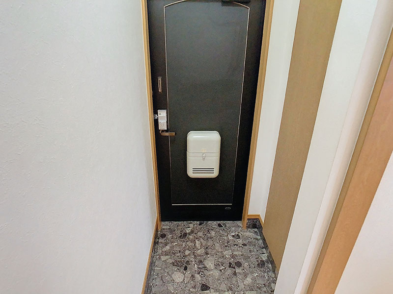 玄関　※別のお部屋の写真です。