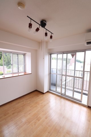 居室・リビング　※別号室の参考写真です