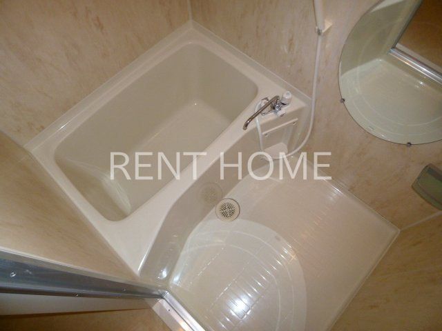 バス・シャワールーム　広めの浴室です。