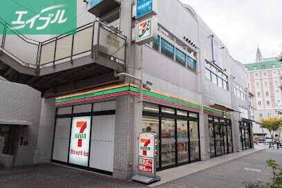 コンビニ　セブンイレブンハートイングランヴィア岡山店（コンビニ）まで340m