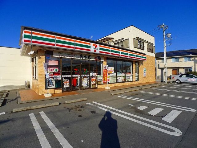 コンビニ　セブンイレブン邑楽中野横町店（コンビニ）まで900m