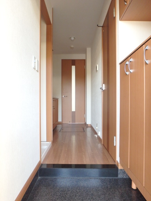 玄関　図面と現状に相違がある場合には現状を優先