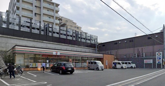 コンビニ　セブンイレブン　吹田千里山西6丁目店（コンビニ）まで614m