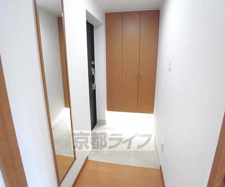 玄関　足元ライトのかっこいい玄関です