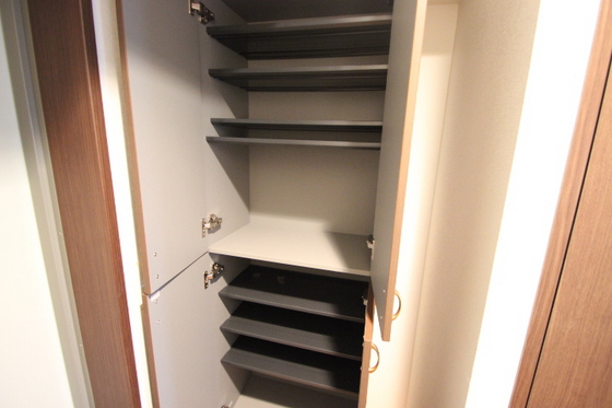 玄関　※別部屋の写真です