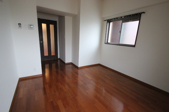 居室・リビング　※別部屋の写真です