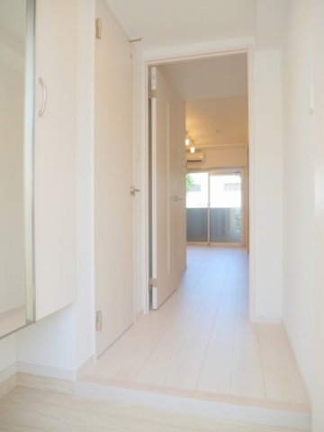 玄関　※別号室参考写真※