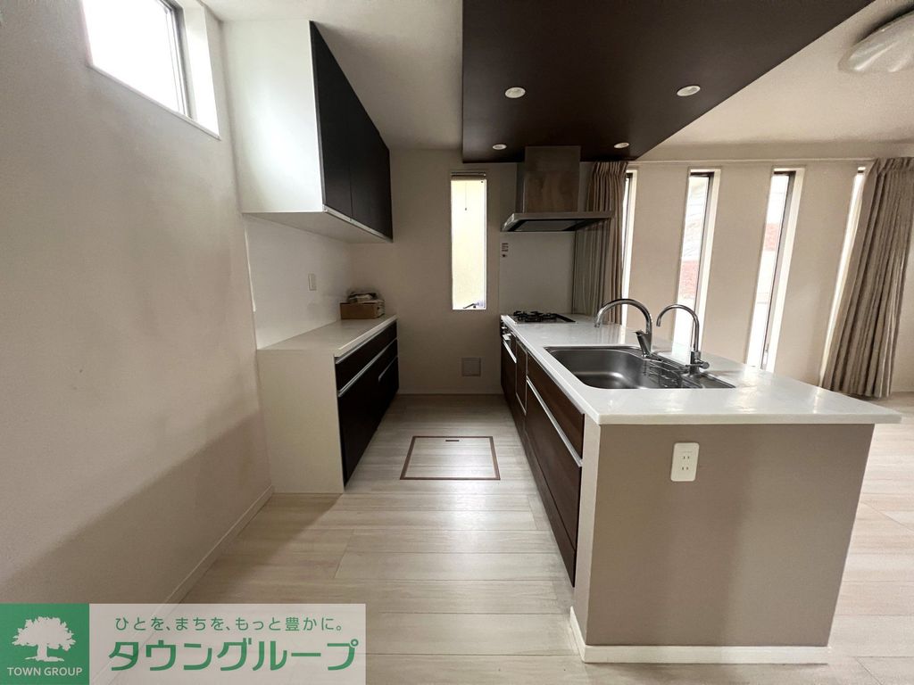 キッチン　キッチン。床下収納あり