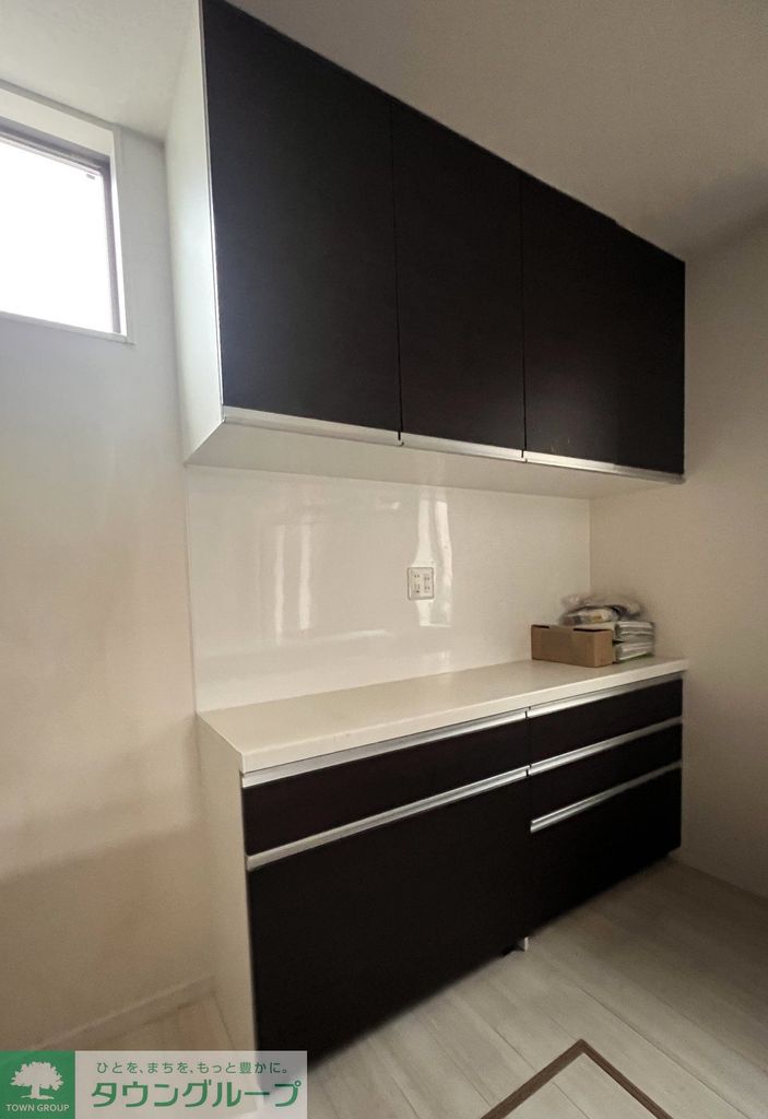 収納　食器棚あり