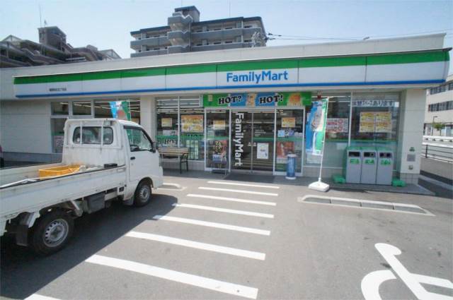 コンビニ　ファミリーマート 福岡新宮店（コンビニ）まで572m