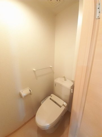 トイレ　ゆったりとした空間のトイレです