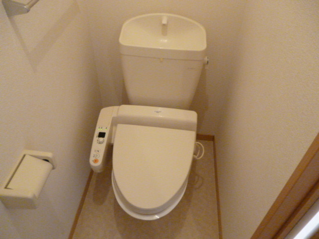 トイレ　温水洗浄暖房便座