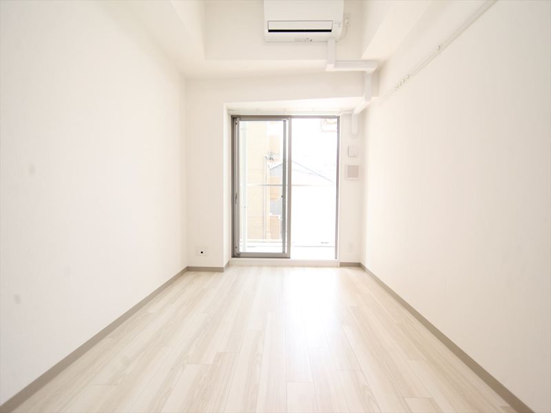 その他部屋・スペース　洋室6.0帖　収納充実　エアコン付　バルコニーに面しています