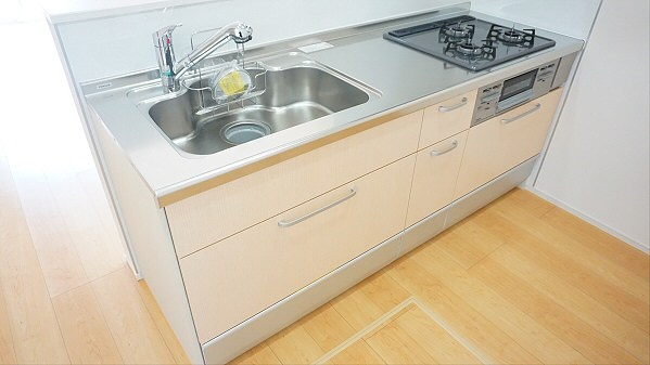 キッチン　※別タイプ写真
