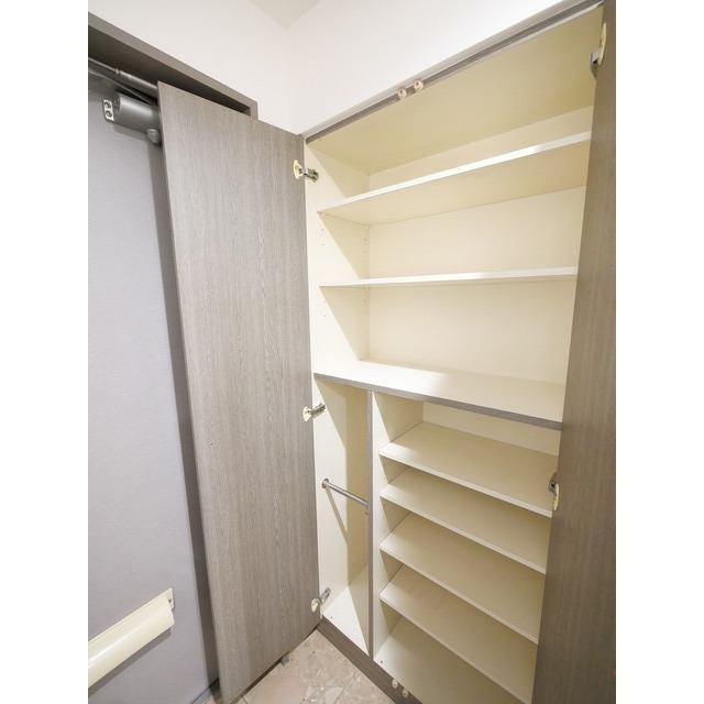 玄関　シューズボックス