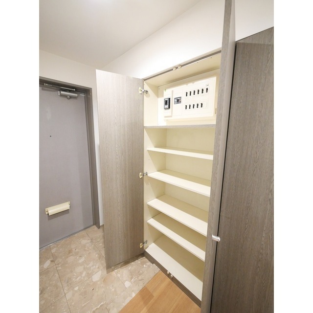 玄関　収納